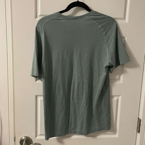 Lululemon Workout Tee Shirt - Picture 2 of 3